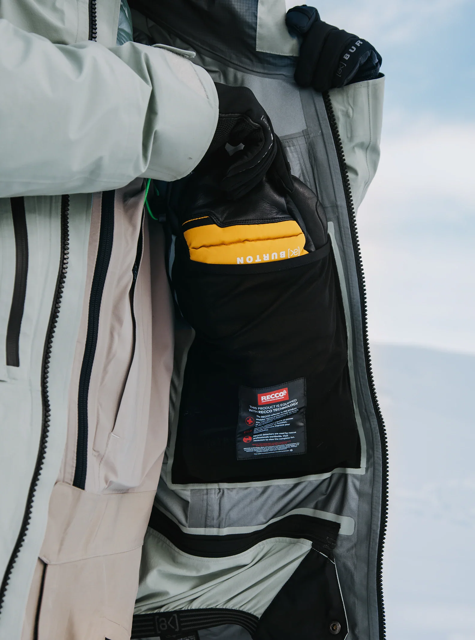 Burton AK Gore-Tex Hover 3 Layer Stretch Jacket 2025 - Image 16