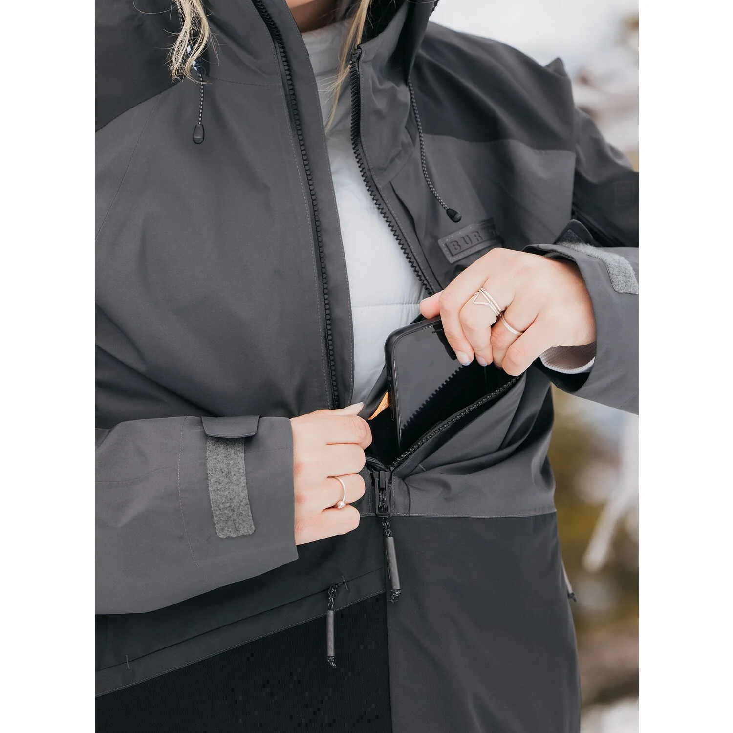 Burton Carbonate Gore-Tex 2L Anorak Jacket 2023 - Women's Snowboard Jacket - Image 15