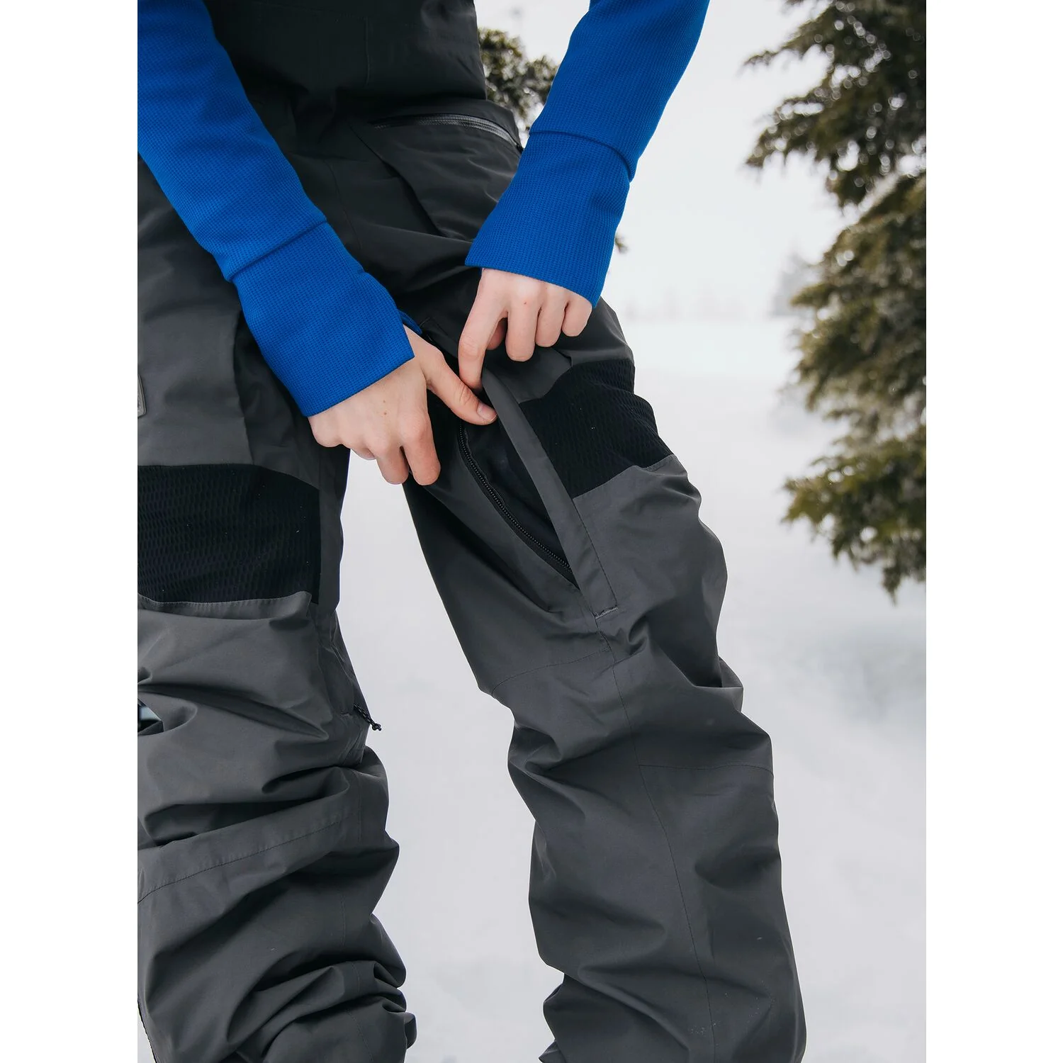 Burton Carbonate Gore-Tex 2L Bib Pants 2023 - Women's Snowboard Bib - Image 14