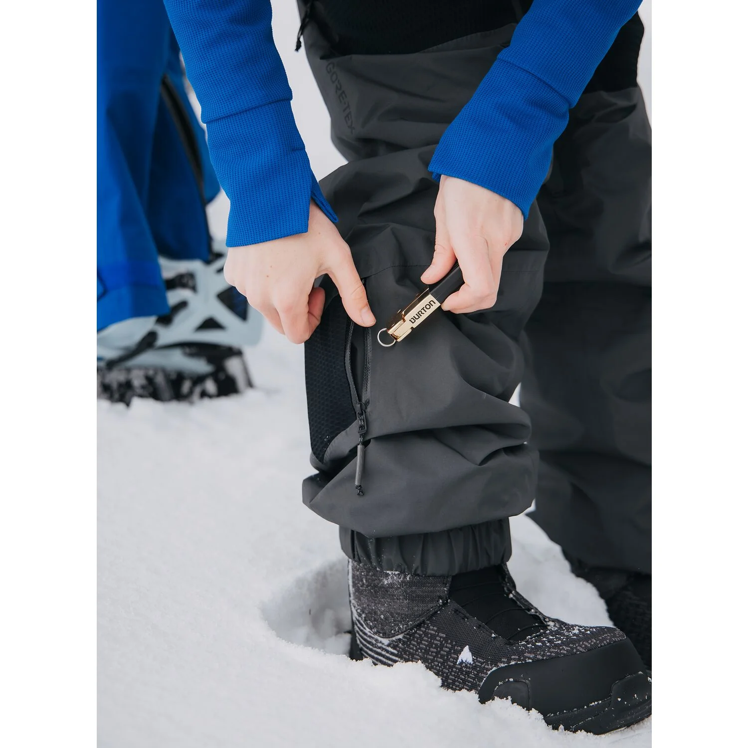 Burton Carbonate Gore-Tex 2L Bib Pants 2023 - Women's Snowboard Bib - Image 16