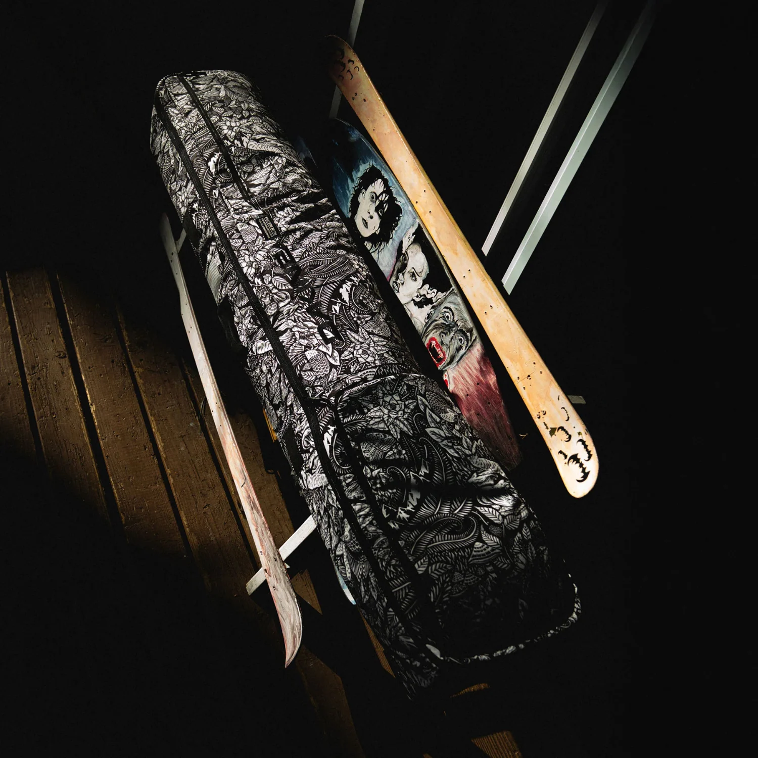 Dakine Fall Line Ski Roller Bag 2026 - Image 8