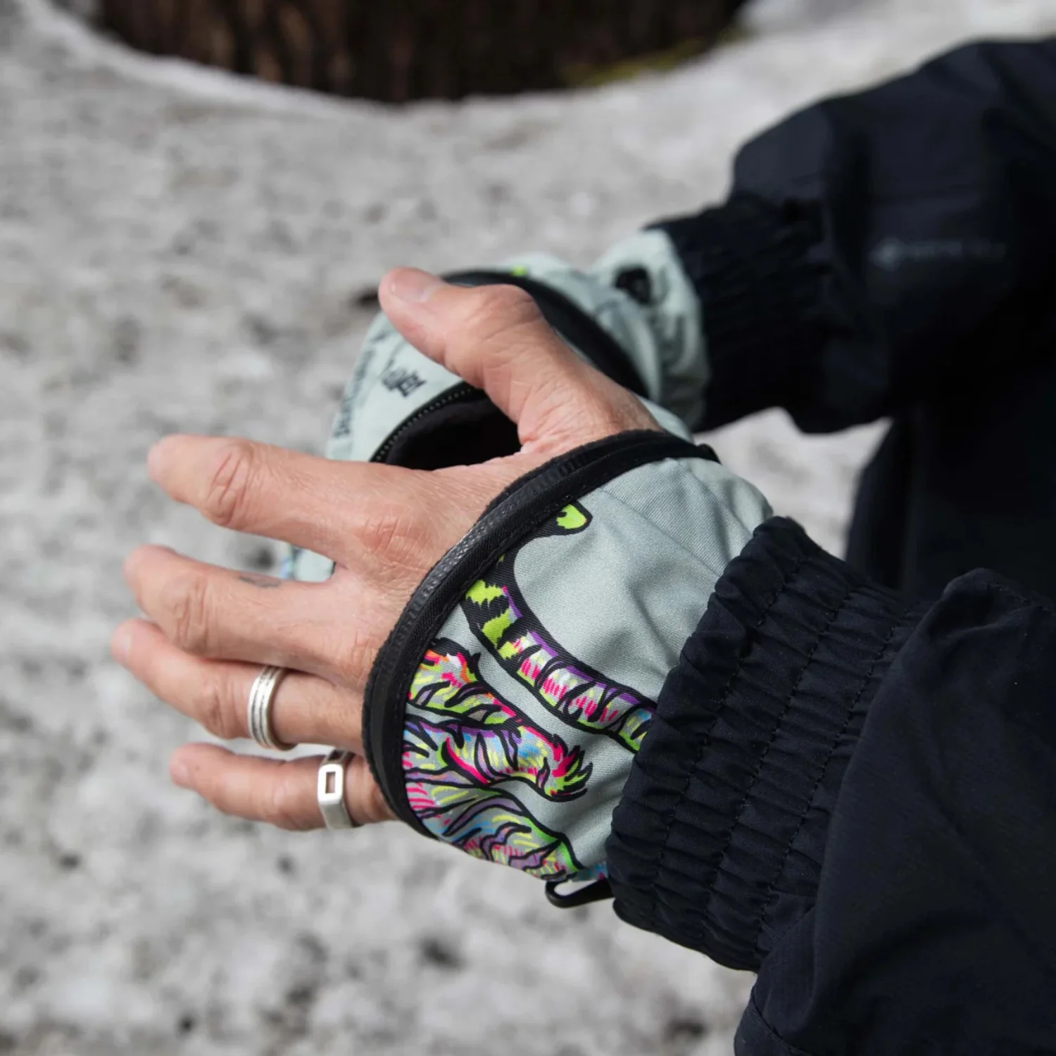 Death Grip Melodie Perrault Ghoul Mitt 2026 - Unisex - Image 5