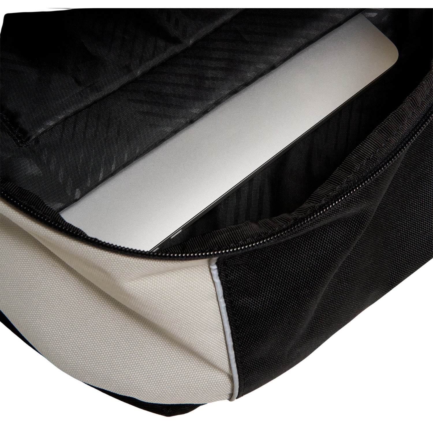 Oakley Enduro 20L 3.0 Backpack - Image 4