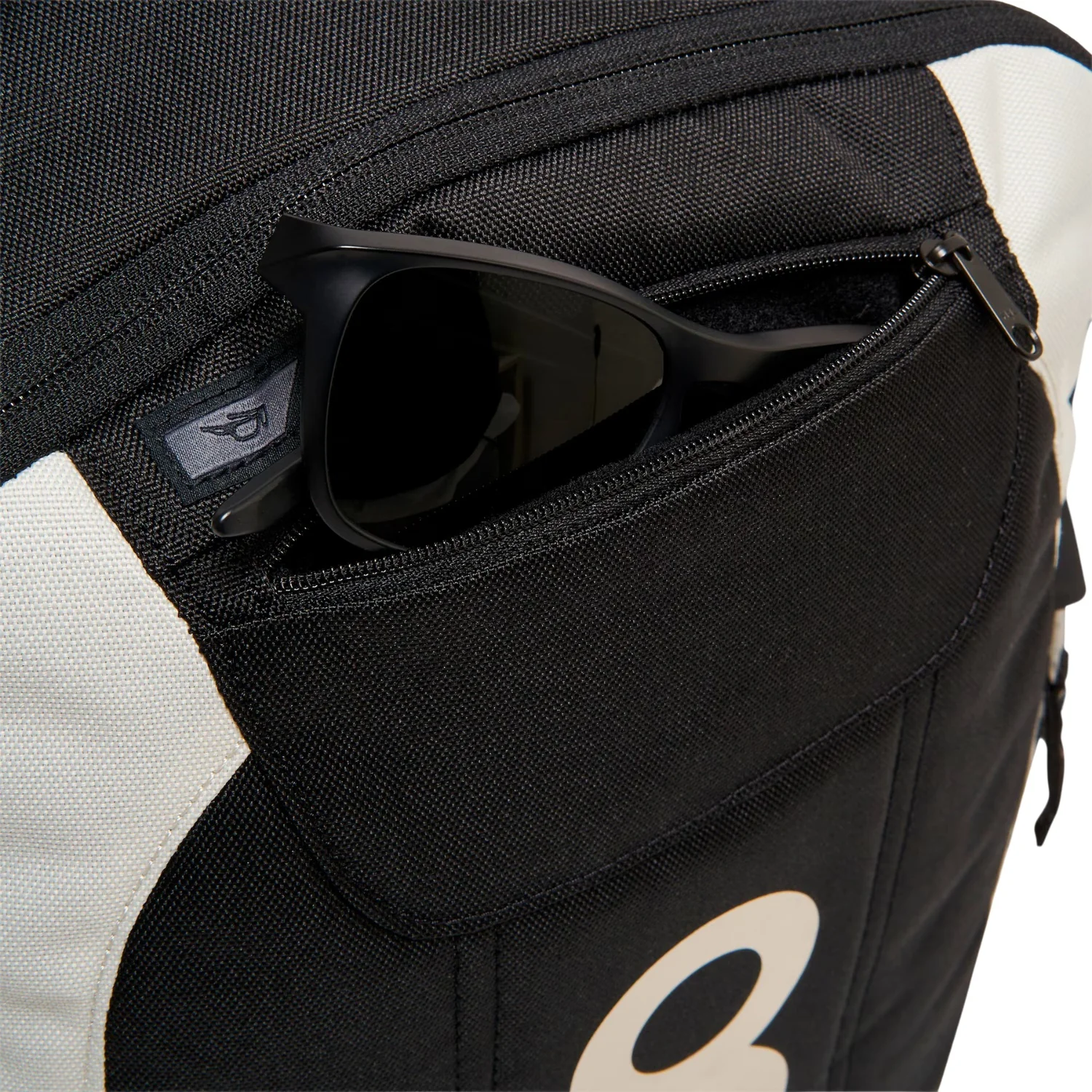 Oakley Enduro 20L 3.0 Backpack - Image 5