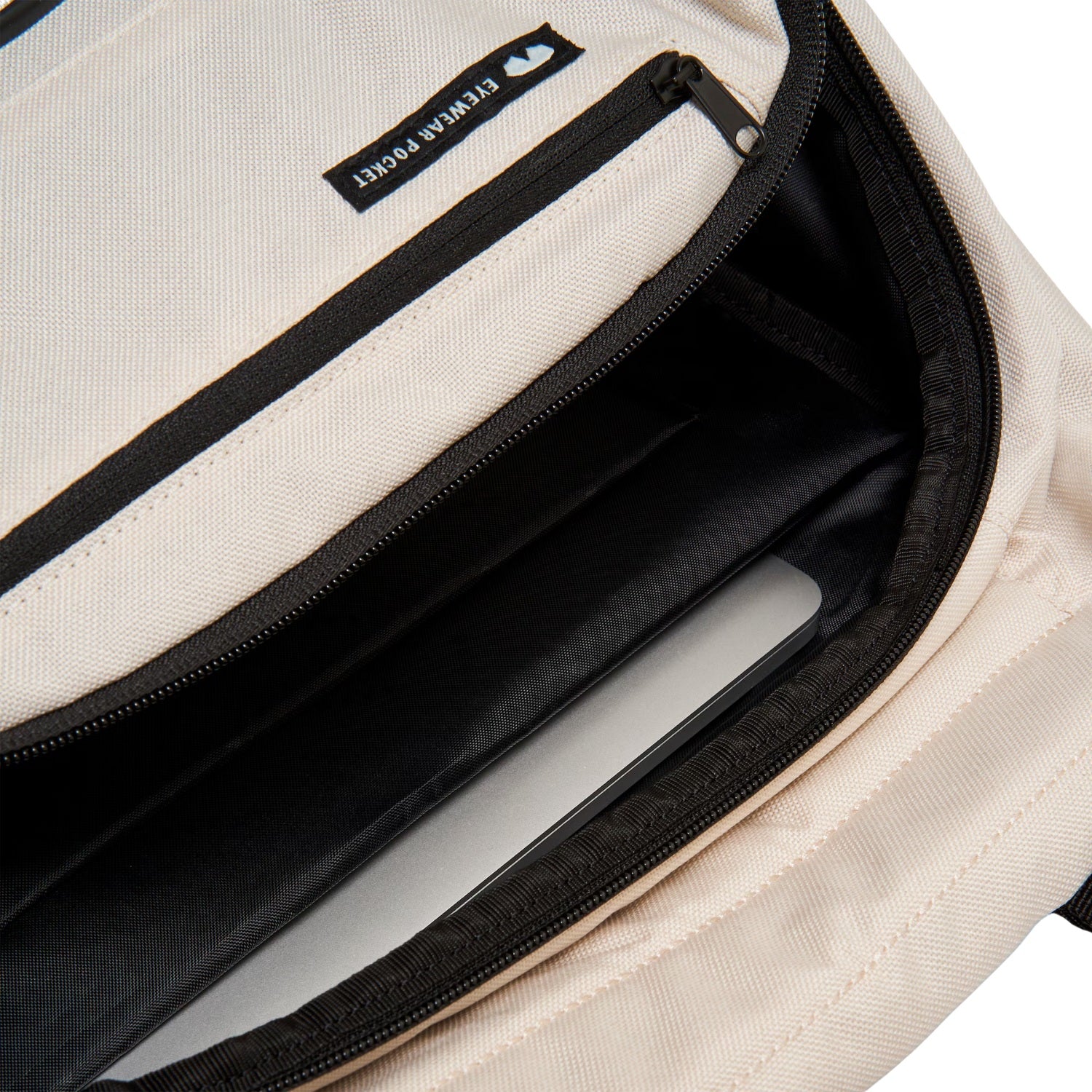 Oakley Enduro 25L 4.0 Backpack - Image 10